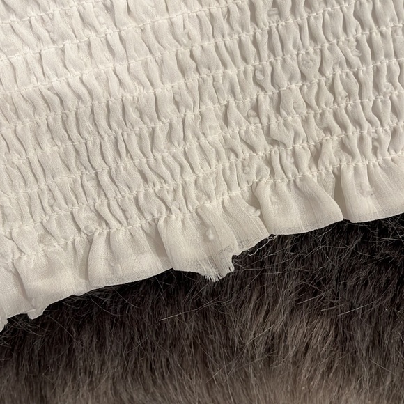 Leyden sexy l/s v neck white blouse with fun detail - Picture 9 of 9